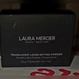 NIB Laura Mercier Translucent Loose Setting Powder - Black Box